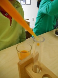 Farbtropfen an Farbtropfen